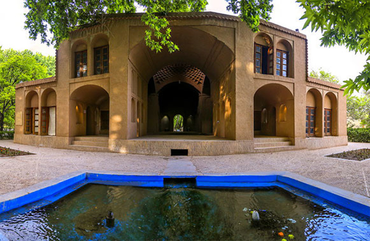 هتلی جهانی در مهریز ایران با بیش از 200 سال قدمت!
