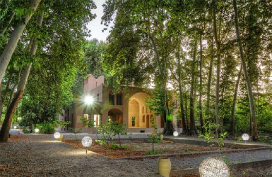 هتلی جهانی در مهریز ایران با بیش از 200 سال قدمت!